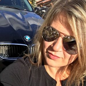 Meet your Posher, Lena